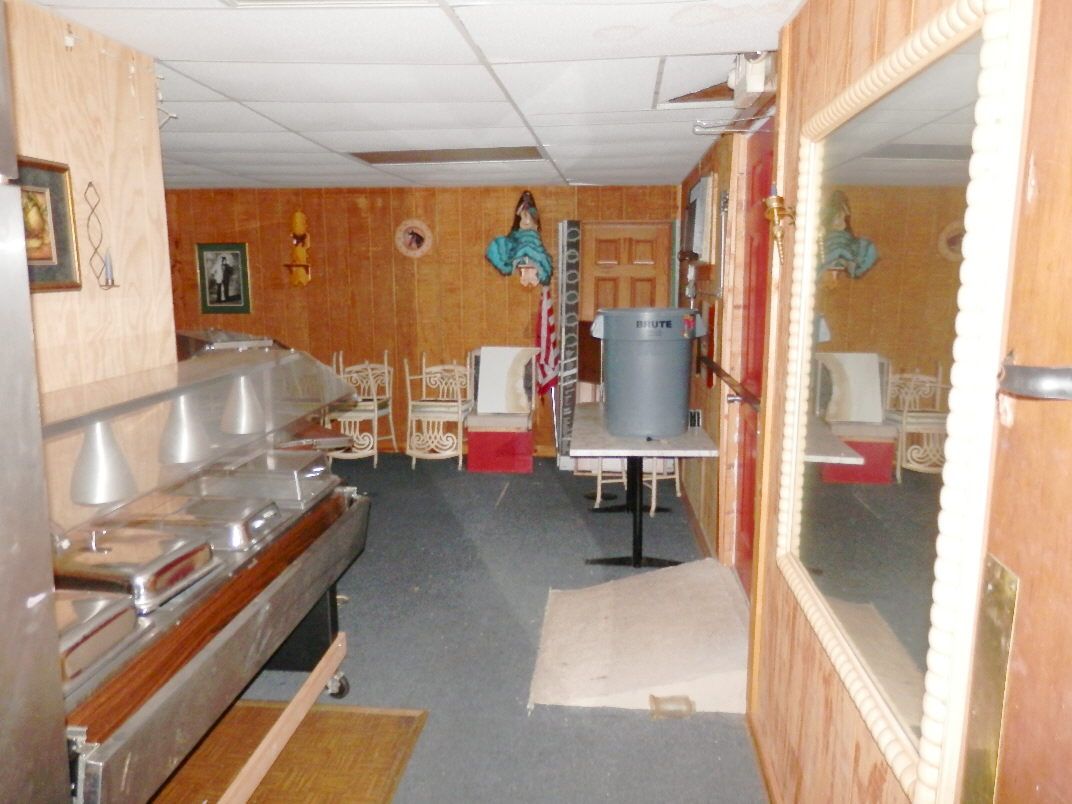 2051 Grand Ave, Galesburg, IL 61401